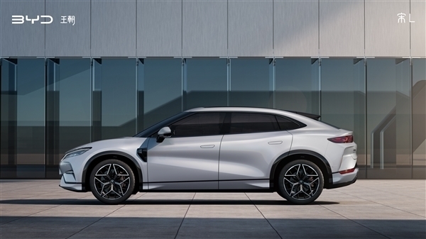 最美比亞迪！B級(jí)純電獵跑SUV宋L將預(yù)售：無(wú)框車(chē)窗、電動(dòng)尾翼配齊