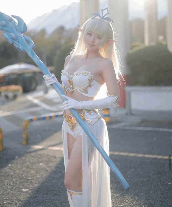 韓國(guó)女Coser再曬和Faker合照：復(fù)刻一年前的阿貍