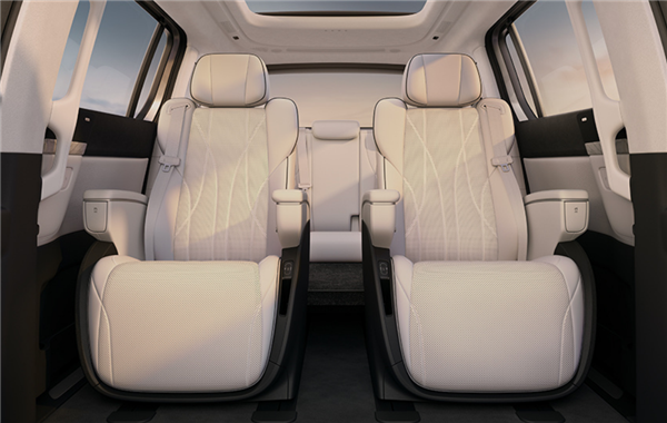 38.8萬起 小鵬X9開售：全球唯一標(biāo)準(zhǔn)后輪轉(zhuǎn)向、空懸MPV