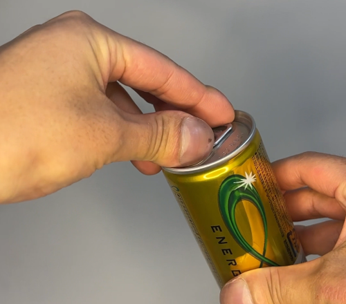 日本小哥手指腫得像乒乓球：結(jié)果被他解鎖了先天洗頭圣體！