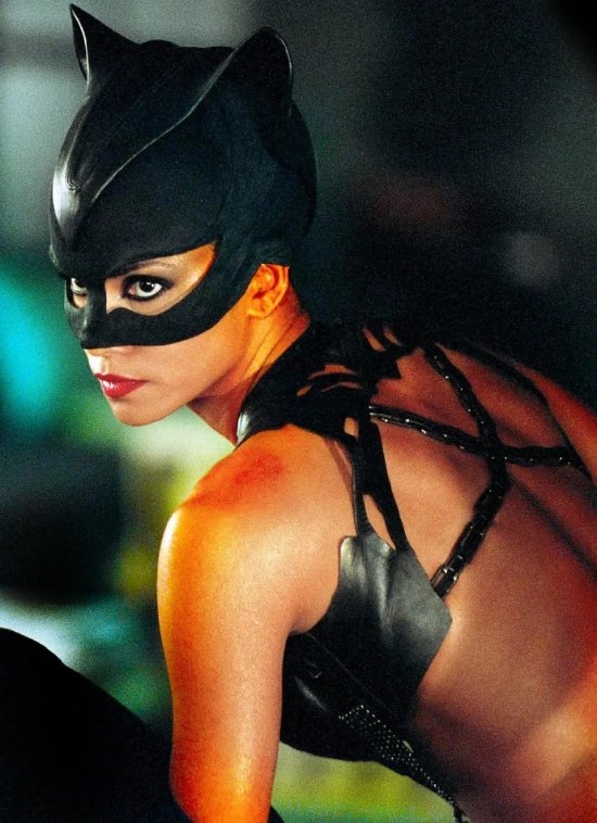 哈莉·貝瑞《貓女》在國外翻火：很開心能被重新發(fā)現(xiàn)