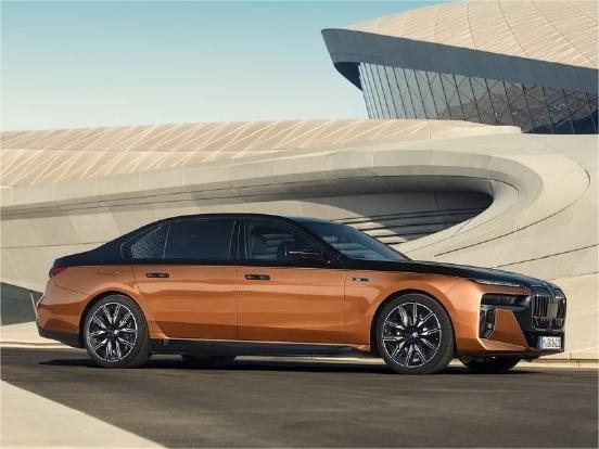 寶馬最貴電動(dòng)轎車(chē)！全新BMW i7 M70上市：起售價(jià)263萬(wàn)元