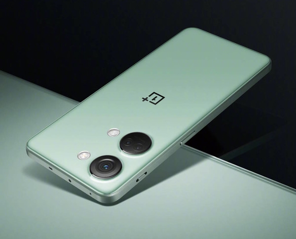 1TB手機(jī)已成白菜價(jià)！2023或成大內(nèi)存機(jī)型普及元年