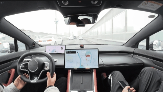 華為系車型的人氣 這回去店里算是見識到了