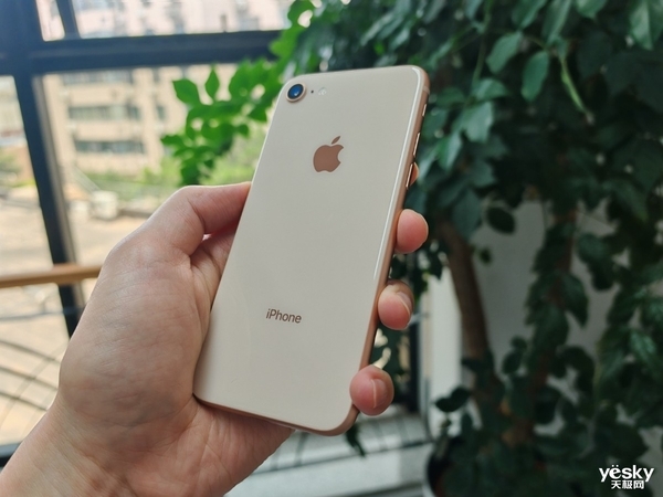 童年時(shí)的一臺(tái)手機(jī)改變了我的人生軌跡：我與iPhone的14年