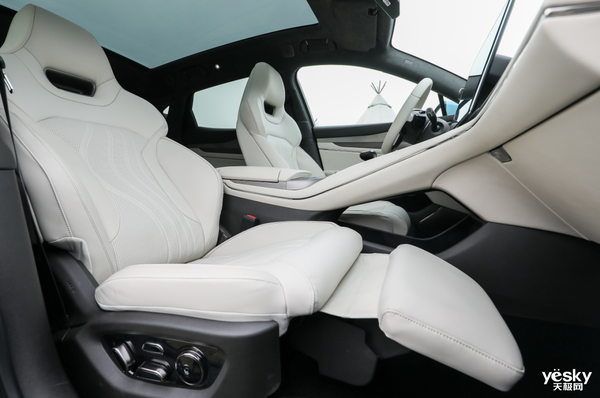 新騰勢(shì)N7強(qiáng)勢(shì)回歸！堆料下血本 不怕比參數(shù)