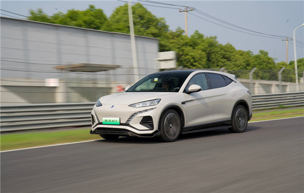 對標(biāo)華為？趙長江：騰勢N7將是第一個實現(xiàn)非常極端自動泊車場景的車型