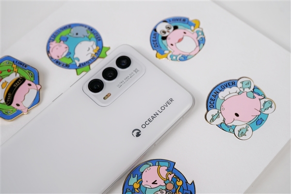 海上大熊貓現身：網友拍到中華白海豚逐浪嬉戲廈門灣