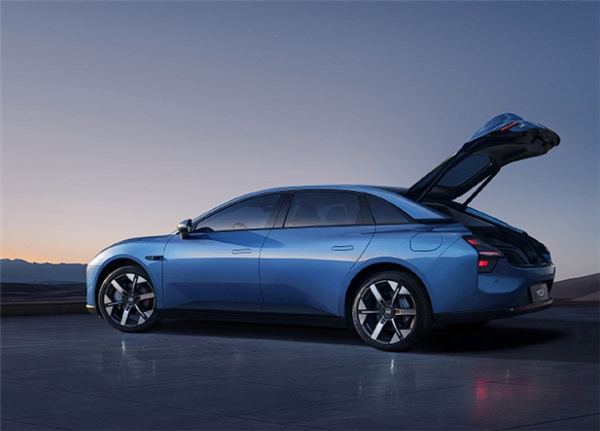 起售價不到14萬！何小鵬親自確認：MONA M03將于8月27日上市