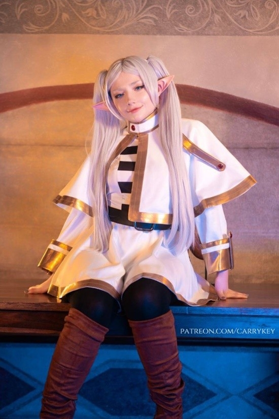 俄妹COS《葬送的芙莉蓮》女主 黑絲被魔法藥水溶解