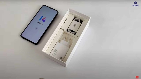 小米13T真機曝光：開箱視頻提前曝光 長得有點眼熟