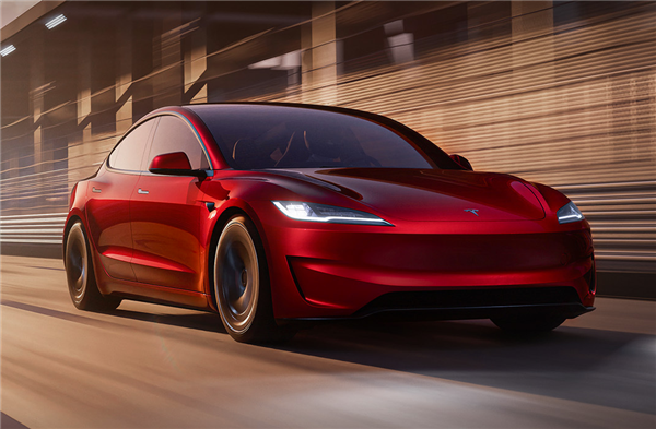 買它還是小米SU7！特斯拉Model 3高性能開啟交付：售價33.59萬元