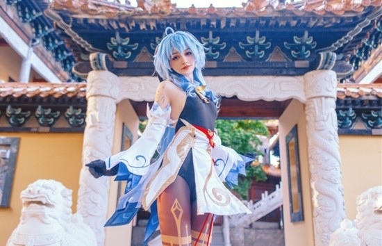 俄妹COS《原神》甘雨：黑絲“椰羊”魅惑度拉滿