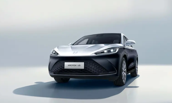 雙色車身+四座布局：極狐阿爾法S山川版官圖發(fā)布