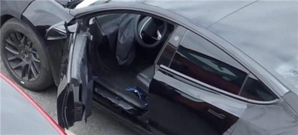 買特斯拉的等一等！ 內(nèi)外全部升級 全新特斯拉Model 3亮相北美街頭  