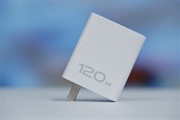 驍龍8 Gen3雙芯戰(zhàn)神！iQOO Neo9S Pro+星曜白圖賞