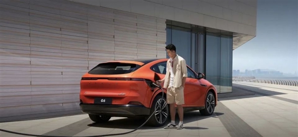 21萬(wàn)！小鵬G6地板價(jià)開(kāi)賣(mài) 何小鵬：兩個(gè)月干到市場(chǎng)冠軍