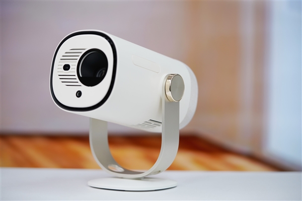 一體式云臺(tái)設(shè)計(jì) 各角度隨意投！當(dāng)貝Smart 1圖賞