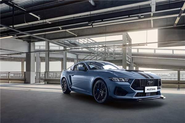 這臺(tái)40萬(wàn)的敞篷跑車(chē) 勸你跟我一起等二手