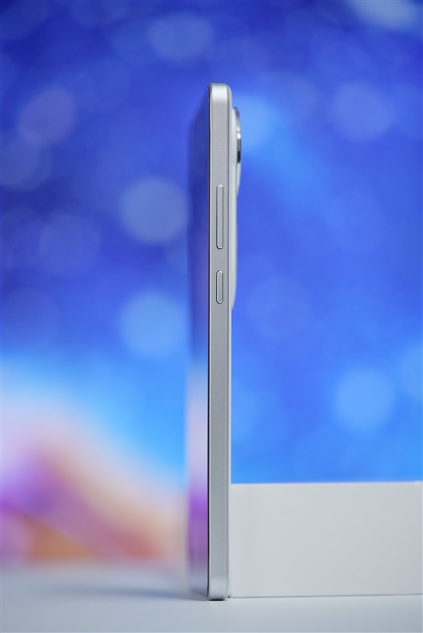 充電一次玩游戲14小時(shí)！vivo S19圖賞