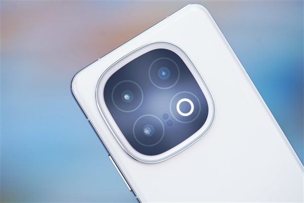 最便宜驍龍8至尊版手機！iQOO 13圖賞