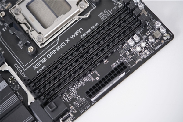 輕松駕馭R9 9950X！技嘉X870 GAMING X WIFI7主板圖賞