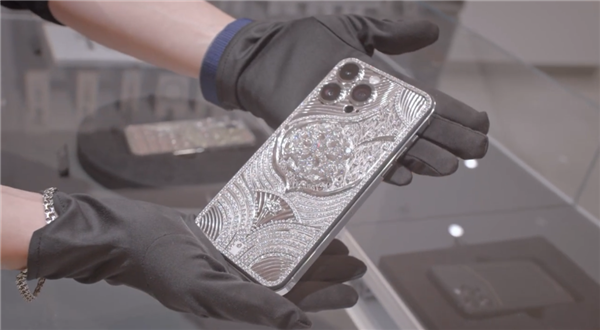 鑲嵌570顆鉆石！俄羅斯推出最貴iPhone：售價超400萬元