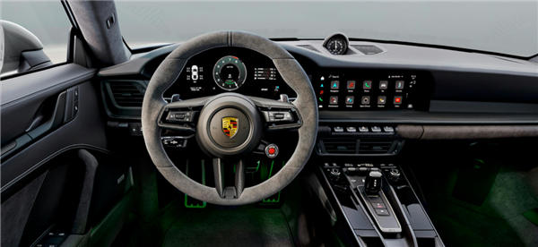 新款保時(shí)捷911很強(qiáng) 因?yàn)樗尷峡钭兊酶懔? h=