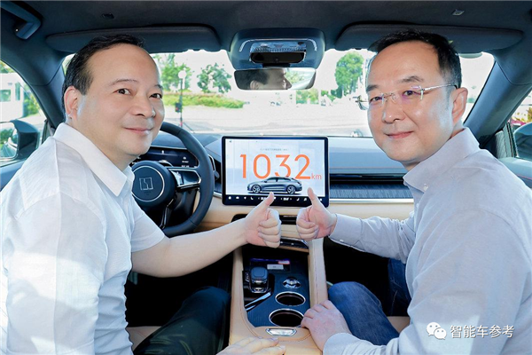 極氪自研800V電池：15分鐘充500公里、測(cè)試直接用火燒