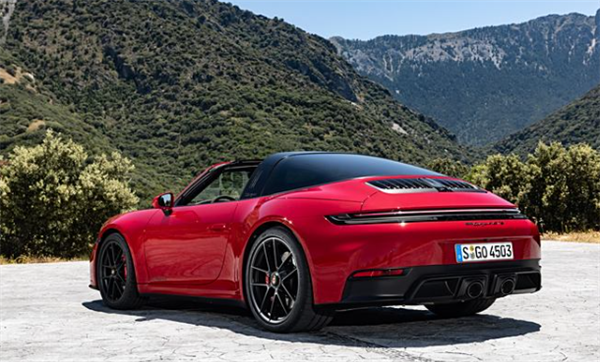 100萬(wàn)起！新款保時(shí)捷911售價(jià)公布：首搭T-Hybrid混動(dòng)系統(tǒng)