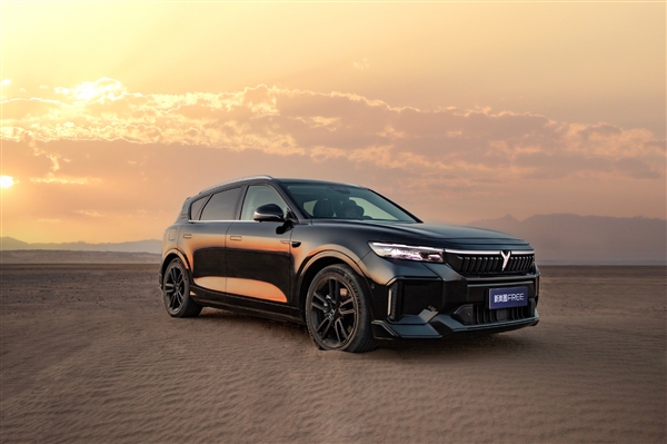 首款搭載百度智能駕駛量產(chǎn)車 新款嵐圖FREE亮相：前臉帥炸