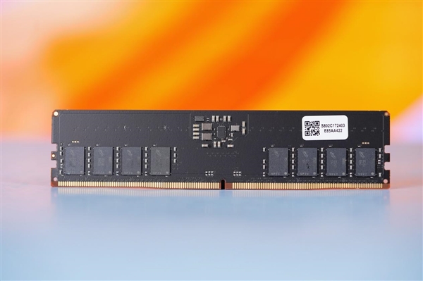 電壓僅1.1V！英睿達(dá)DDR5 Pro內(nèi)存超頻版圖賞