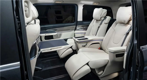 終于坐不住了！奔馳V級(jí)正式曝光 競(jìng)爭(zhēng)國產(chǎn)MPV市場(chǎng)