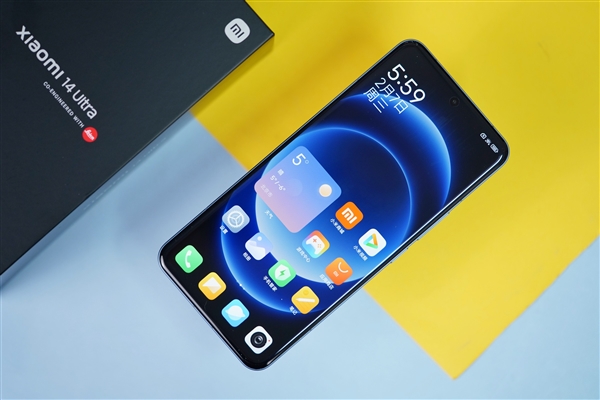 小米2024開(kāi)年最強(qiáng)旗艦！小米14 Ultra龍晶藍(lán)影像套裝圖賞