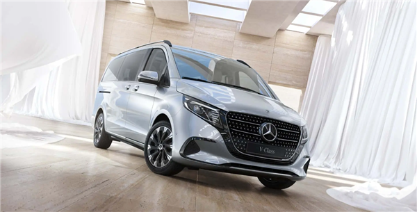 終于坐不住了！奔馳V級(jí)正式曝光 競(jìng)爭(zhēng)國產(chǎn)MPV市場(chǎng)