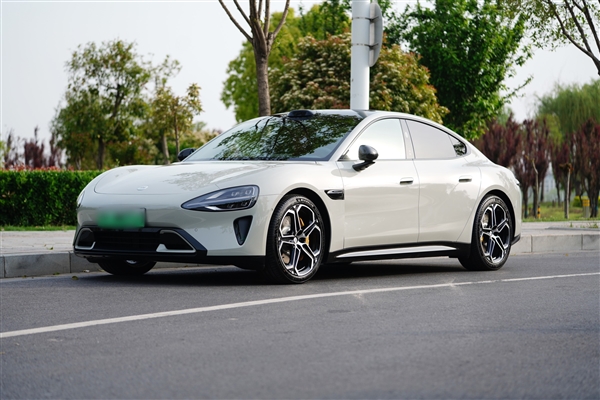 這顏值一眼種草！小米SU7雅灰圖賞