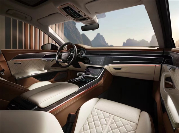 207.68萬 奧迪A8L Horch創(chuàng)始人版60TFSI上市：換V8、打邁巴赫S級(jí)
