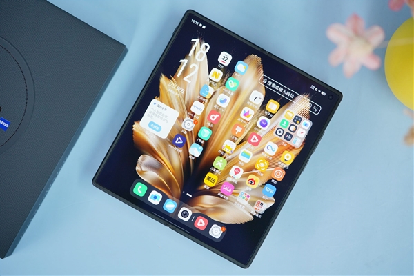 比iPhone 15 Pro Max還輕??！vivo X Fold 3 Pro圖賞