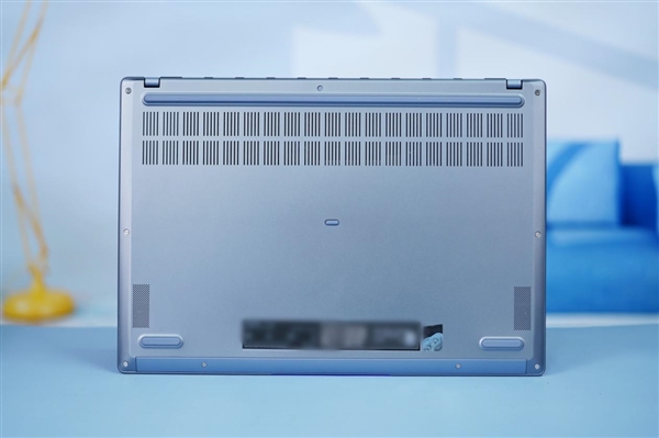 2.8K OLED高刷屏！華碩無畏Pro15 2024高能AI超輕薄本圖賞