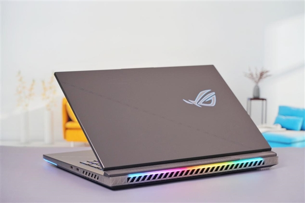 18英寸大屏+RTX 40系顯卡！ROG槍神7 Plus超競版圖賞