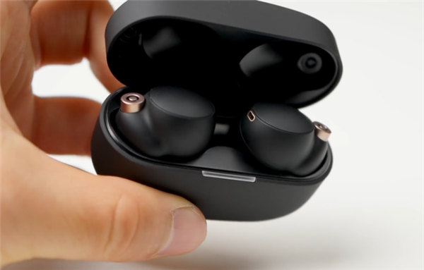 TWS里塞了兩顆芯片？索尼降噪豆史詩級更新！