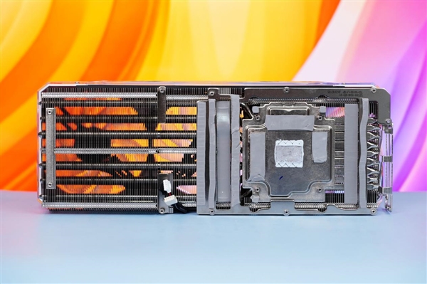 可拆卸透明外殼！影馳GeForce RTX 4080 SUPER星曜圖賞