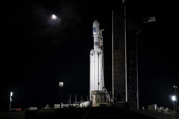 SpaceX重型獵鷹火箭今年首飛：發(fā)射世界最先進(jìn)的衛(wèi)星