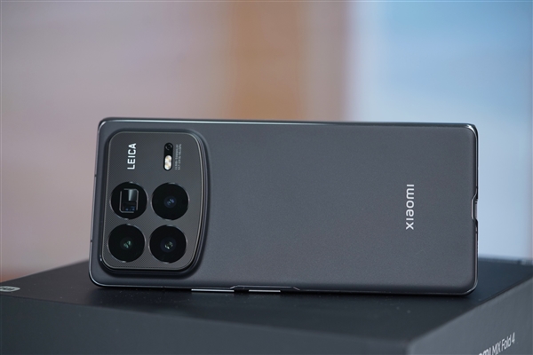 僅226g輕薄大折疊！小米MIX Fold 4圖賞