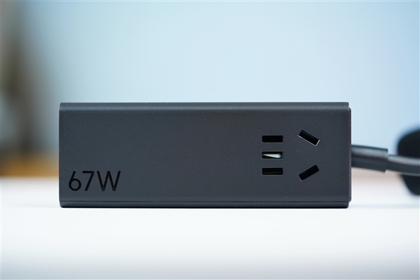 七合一接口！小米67W桌面快充插座Pro圖賞