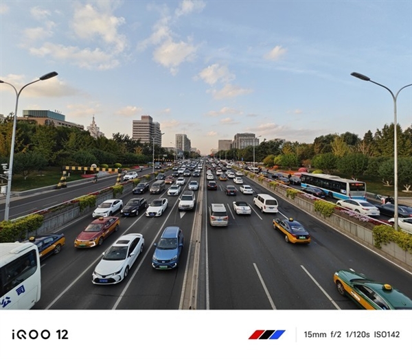 首款擁有潛望長(zhǎng)焦的驍龍8 Gen3旗艦！iQOO 12上手