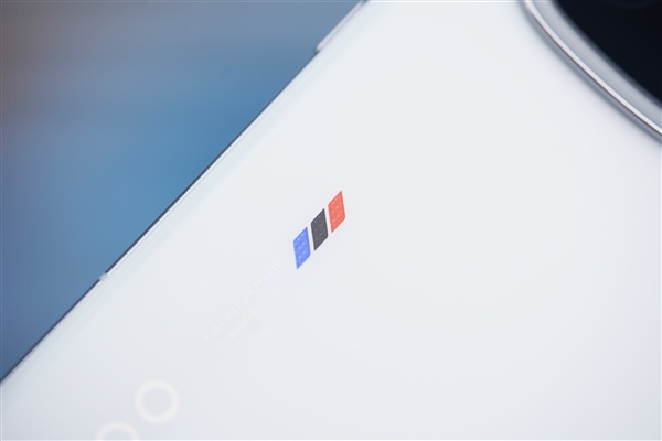 最便宜驍龍8至尊版手機！iQOO 13圖賞