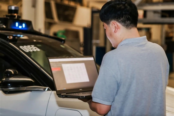 中美無人駕駛巔峰對(duì)決 老司機(jī)正在改變歷史