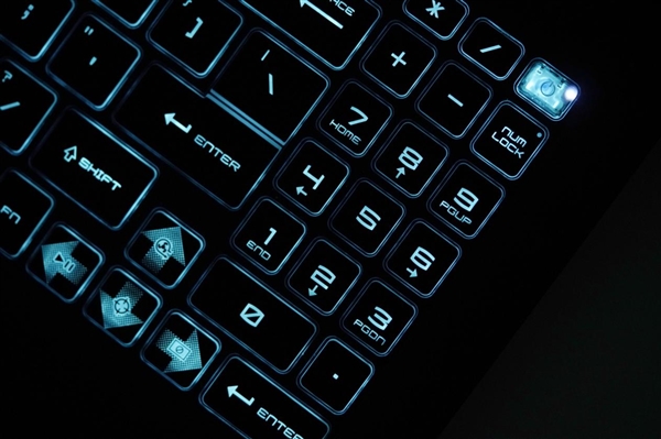 賽博機(jī)械風(fēng)十足！微星新款星影15 Air圖賞