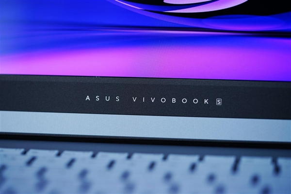 2.8K OLED高刷屏！華碩無畏Pro15 2024高能AI超輕薄本圖賞